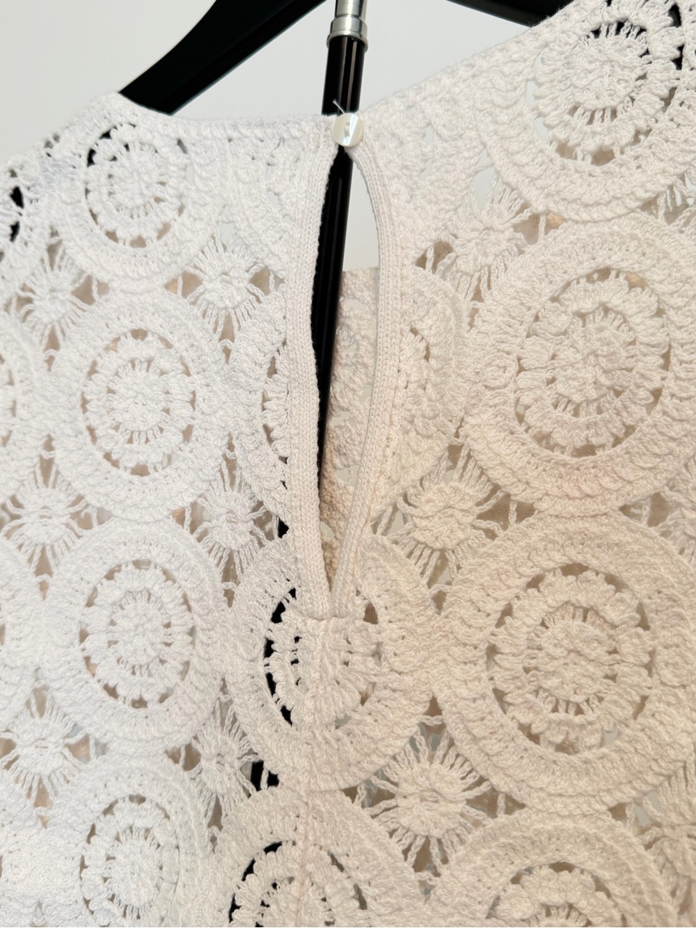 Abercrombie & Fitch Crochet Medallion Tank Top | Size Small - Picture 14 of 14